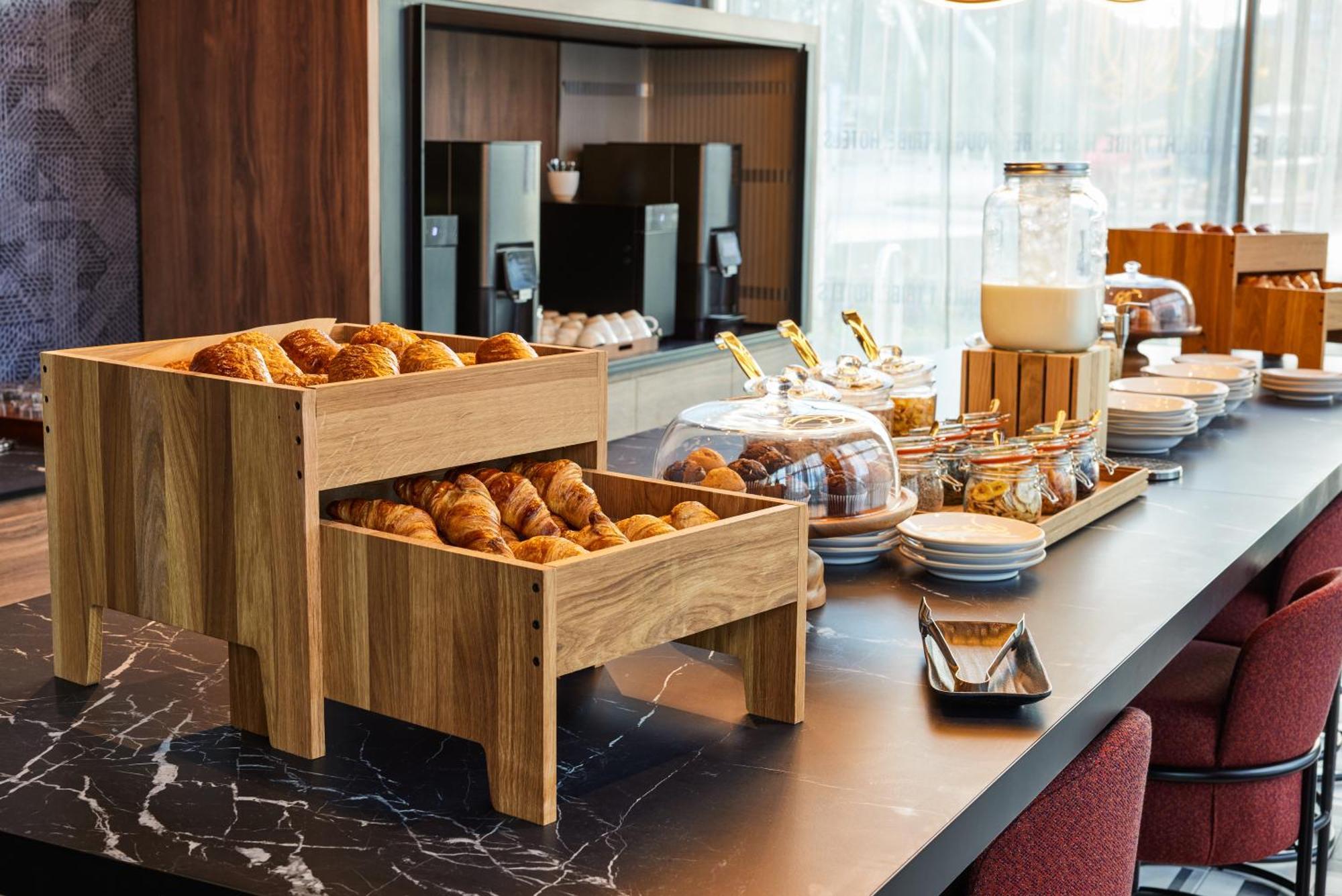 Tribe Manchester Airport By Accor Хейл Экстерьер фото