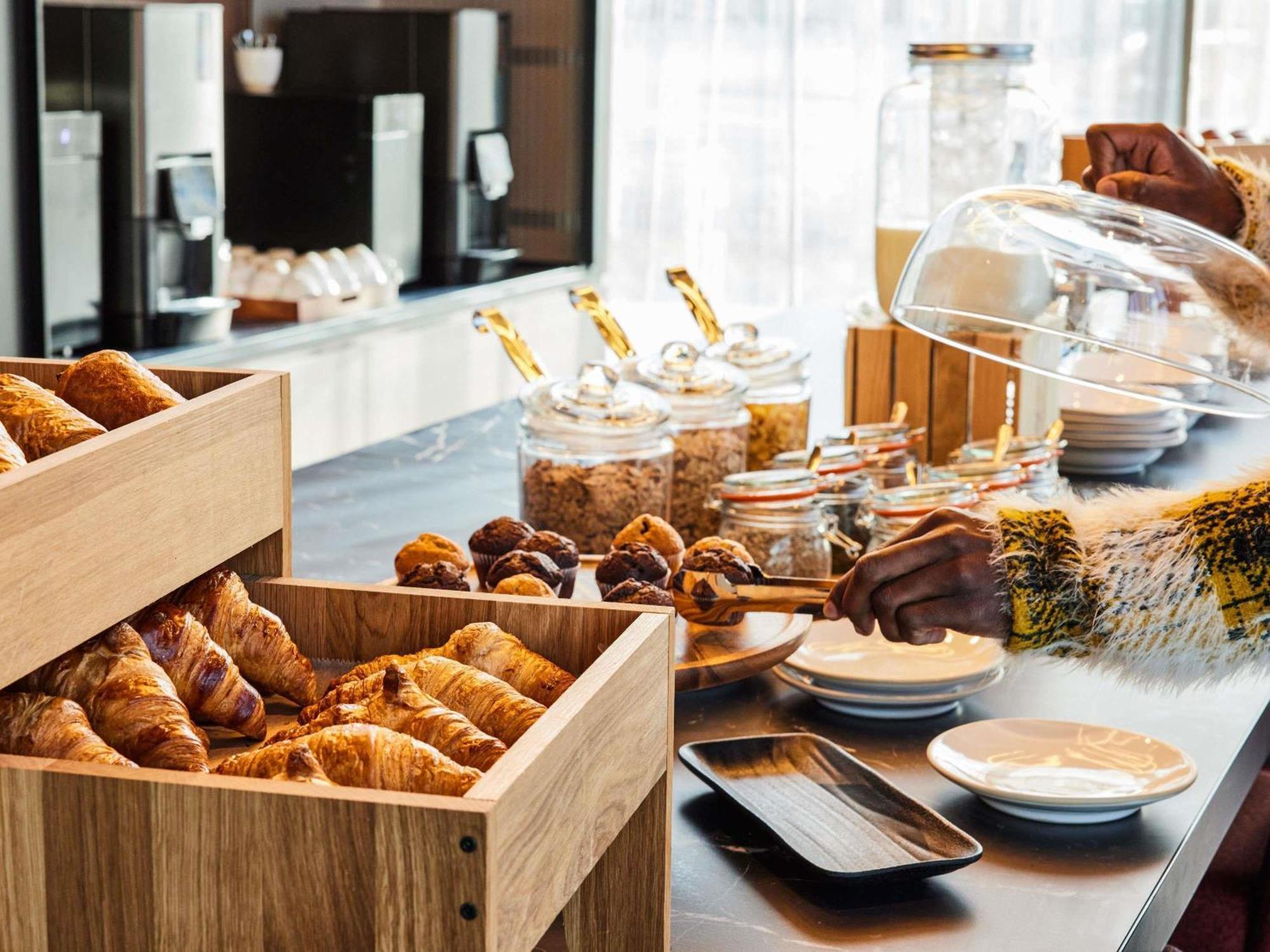 Tribe Manchester Airport By Accor Хейл Экстерьер фото