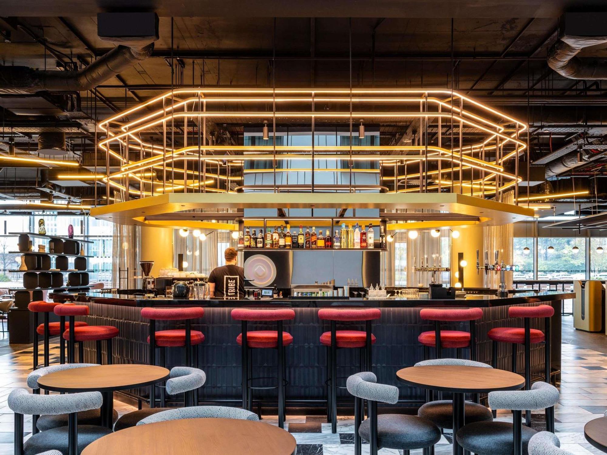 Tribe Manchester Airport By Accor Хейл Экстерьер фото